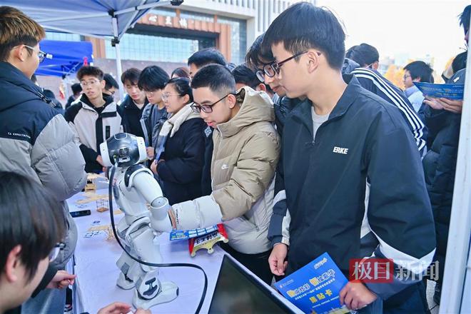 年华”武汉理工大学“数智”学生社区上线long8国际龙8开在宿舍楼下的“嘉(图2)